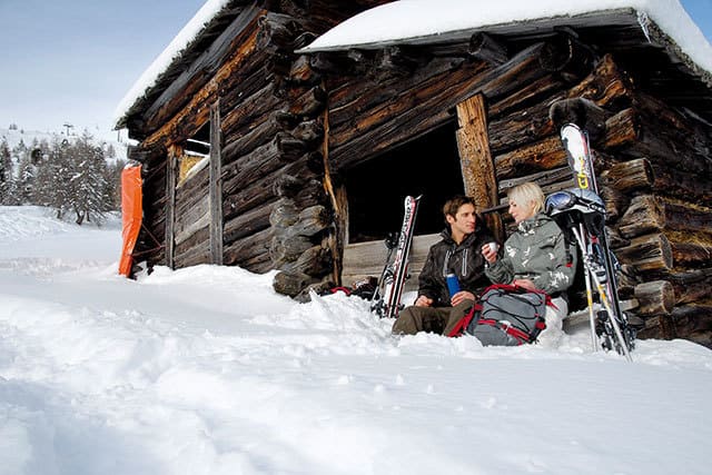 Sonnenrast an der Heuhütte direkt an der Piste